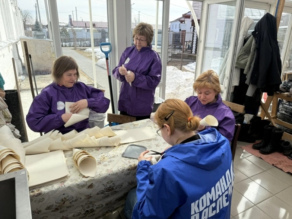 Верхотурские подростки-добровольцы