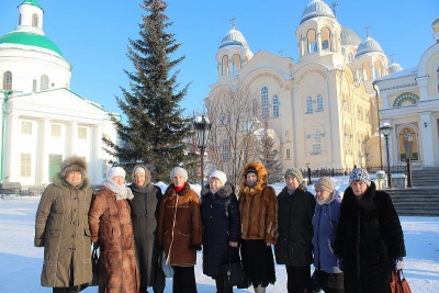 Пенсионеры группы дневного пребывания КЦСЗОН пришли на помощь  братии Николаевской обители