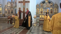 Праздничная Литургия в честь иконы Божией Матери Казанская совершена в Крестовоздвиженском соборе