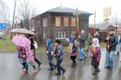 Крестный ход в День народного единства возглавили дети Воскресной школы *Добрынюшка*