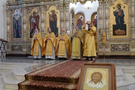 Воскресная Божественная литургия в Крестовоздвиженском соборе монастыря