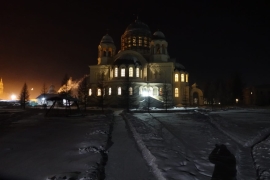 Вечернее небо над монастырём