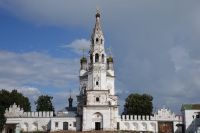 Звoнят, звoнят колокола...