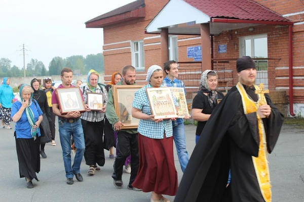 Покаянный крестный ход в рамках акции *За спасение нерожденных детей и сохранение семейных ценностей* прошел в Верхотурье