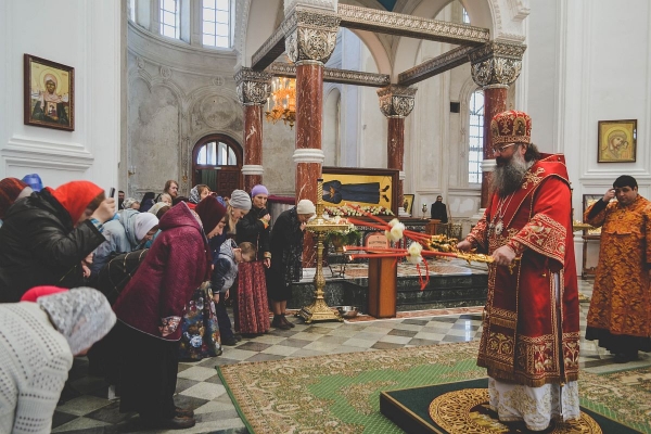 Архиерейская Литургия в Светый Вторник в Николаевской обители