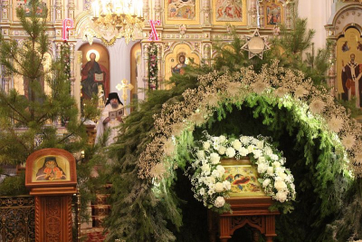 Божественная Литургия в Рождественскую ночь в Крестовоздвиженском соборе