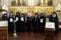 Вручение свидетельств о прохождении монашеских образовательных курсов