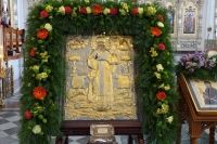 Литургия и крестный ход на праздновании перенесения мощей святителя Николая чудотворца из Мир Ликийских в Бар