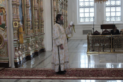 Память прп. Феодосия Великого, общих житий начальника.