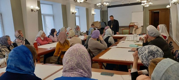 Служение с милосердием и любовью. Встреча-практикум помощников благочинных в Социальном отделе Екатеринбургской митрополии