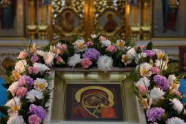 Божественная литургия на празднование иконе Казанской Божией Матери