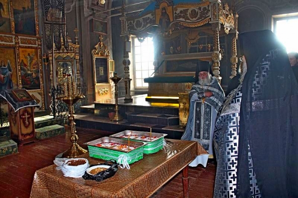 Освящение колива на первой неделе Великого поста в Преображенском соборе