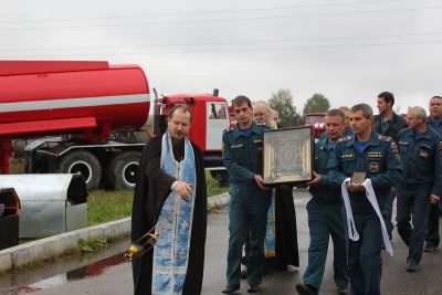 Празднование в честь иконы Божией Матери *Неопалимая Купина* в ПЧ-71 отмечено молебном и Крестным ходом.