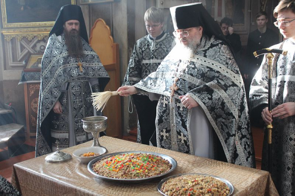 Освящение колива в Преображенском храме на первой седмице Великого Поста