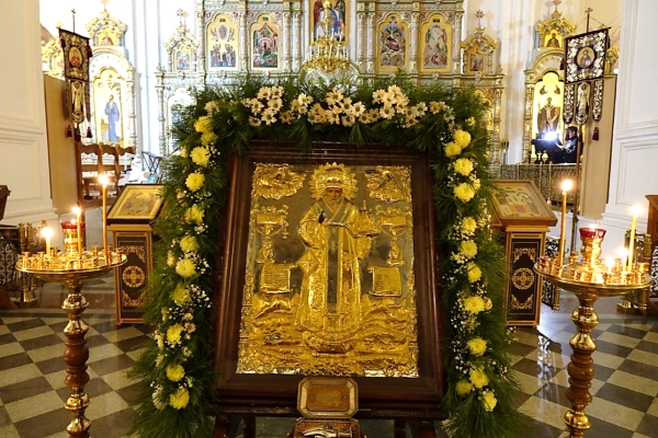 Всенощное бдение с акафистом святителю Николаю, архиепмскопу Мир Ликийских