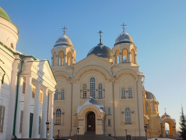 Крестовоздвиженский собор