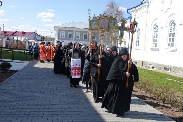 Третье воскресенье пасхального цикла названо в честь святых жен-мироносиц.