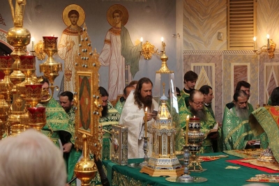В Храме-на-Крови Митрополит Кирилл Екатеринбургский и Верхотурский рукоположил в сан пресвитера иеродиакона Германа (Иванова)